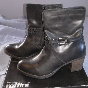 Umberto Raffini Black Leather Verona Ankle Boot 42
